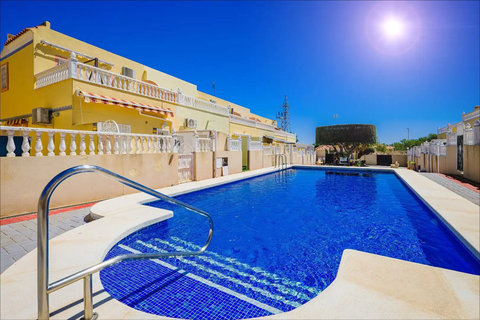 Piscina de Casa adosada en venta en Orihuela con Aire acondicionado, Calefacción y Jardín privado