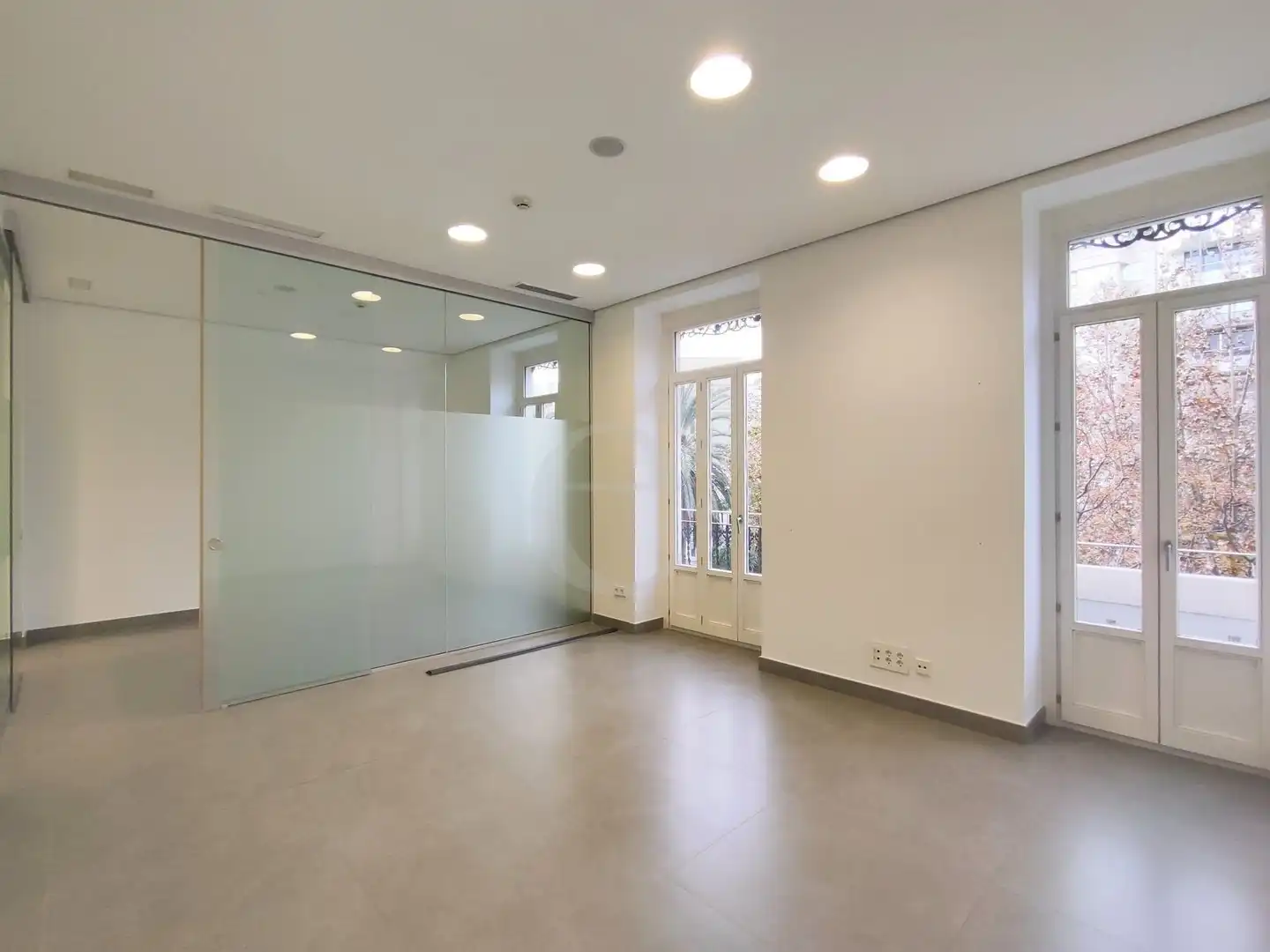 Office space with lift to rent in Marqués del Turia