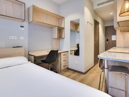 Bedroom of Flat to rent in Málaga Capital  with Air Conditioner, Swimming Pool and Furnished
