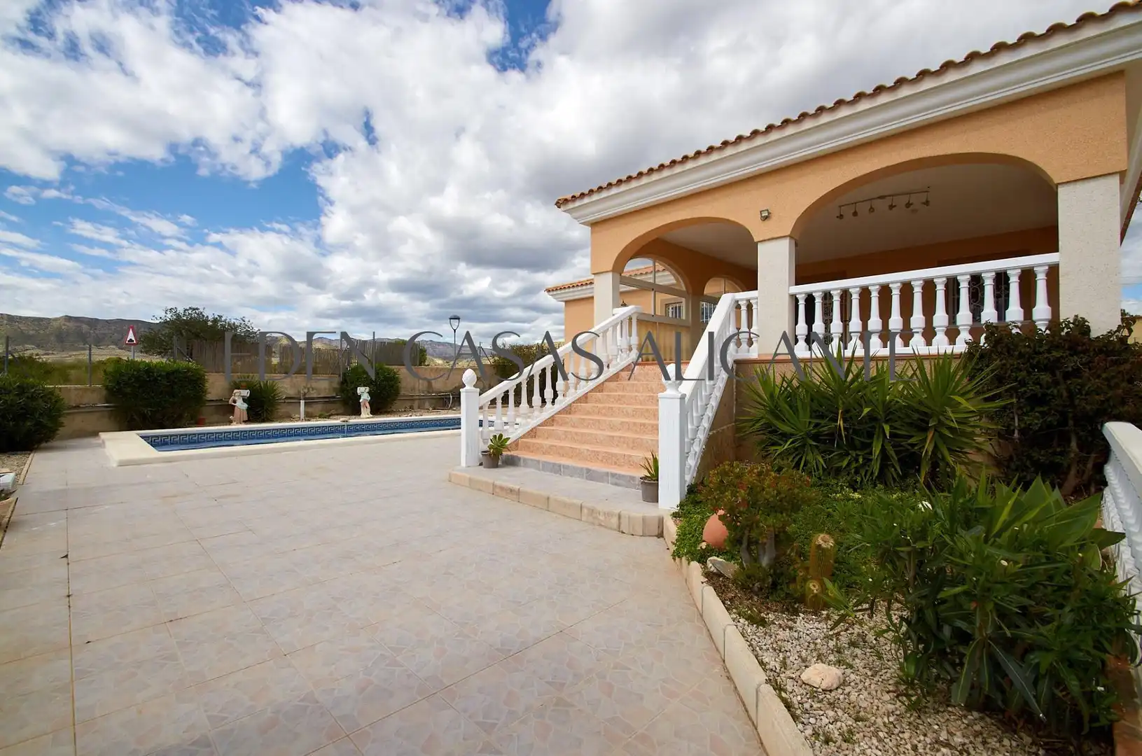 Detached house with pool for sale in Calle MIGJORN-UR LLANO PASTORES, imagen 3