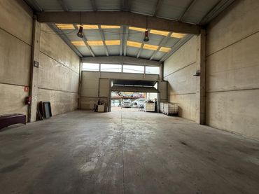 Industriegebäude zur Miete in Monte - C/ LA PRENSA