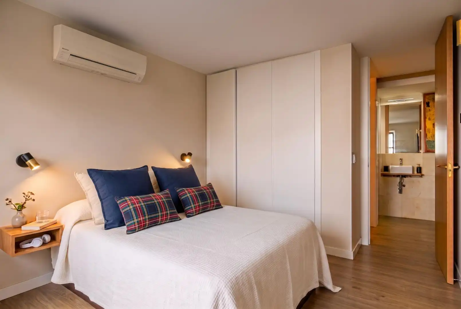 Schlafzimmer von Wohnung zum Verkauf in Sevilla mit Klimaanlage, Heizung und Möbliert
