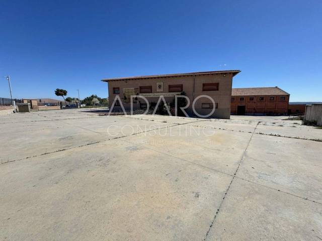 Nave industrial en Venta en Paseo San Cosme en La Dehesa - El Pinar