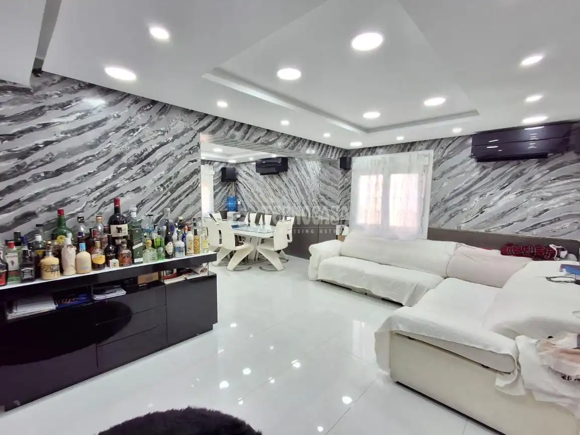 Living room of Detached homes for sale in La Carolina  with Air Conditioner and Balcony