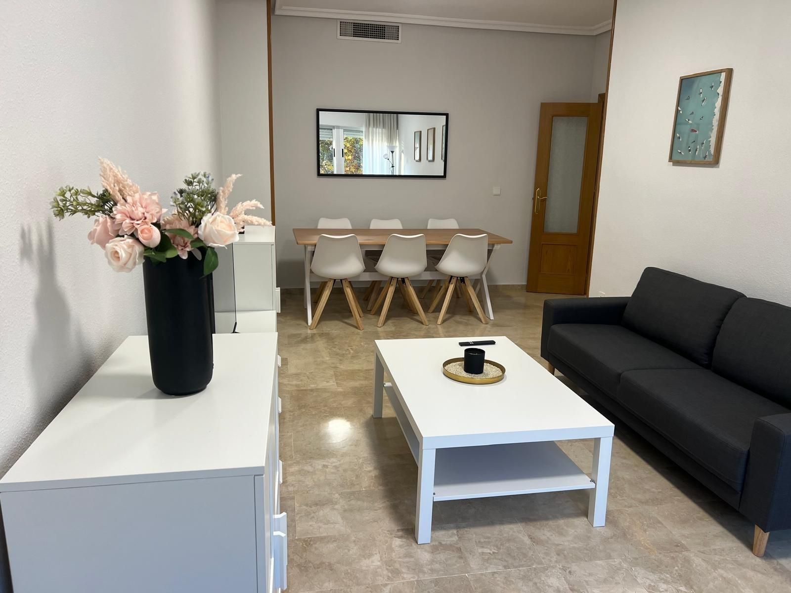 Sala de estar de Piso de alquiler en Cartagena con Aire acondicionado y Balcón