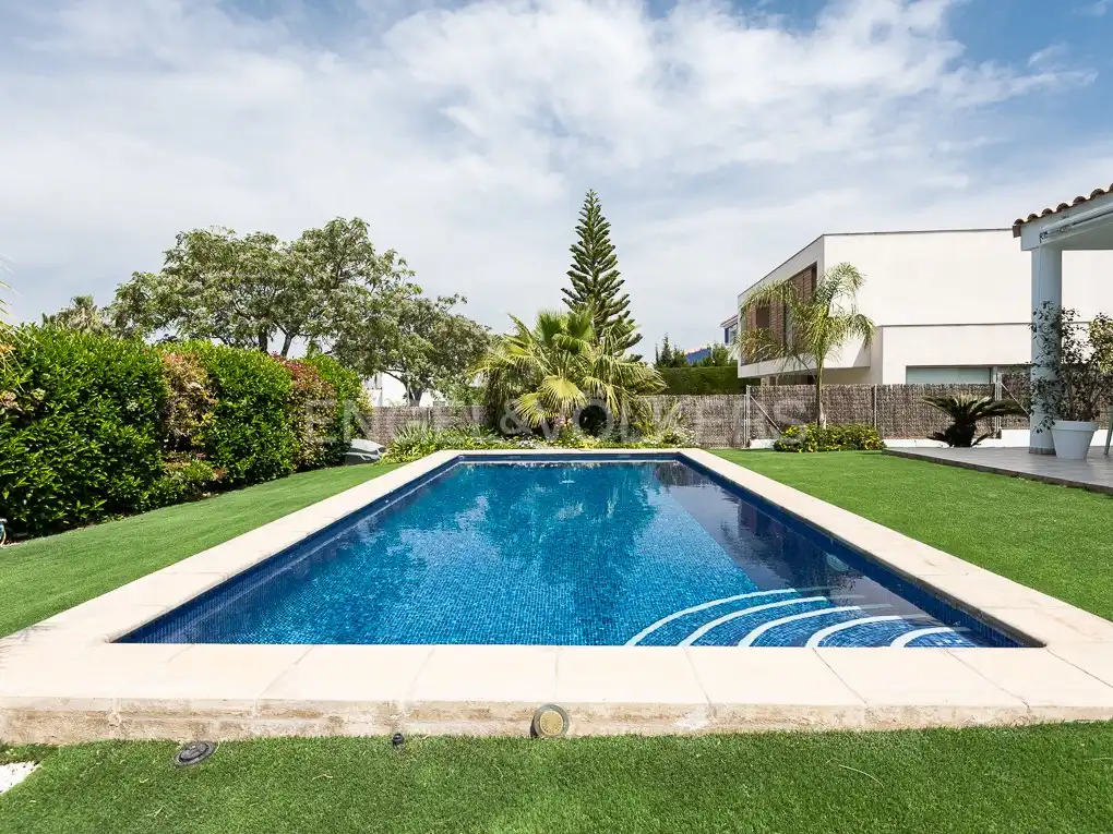Piscina de Casa o xalet de lloguer en Bétera amb Aire condicionat, Calefacció i Jardí privat
