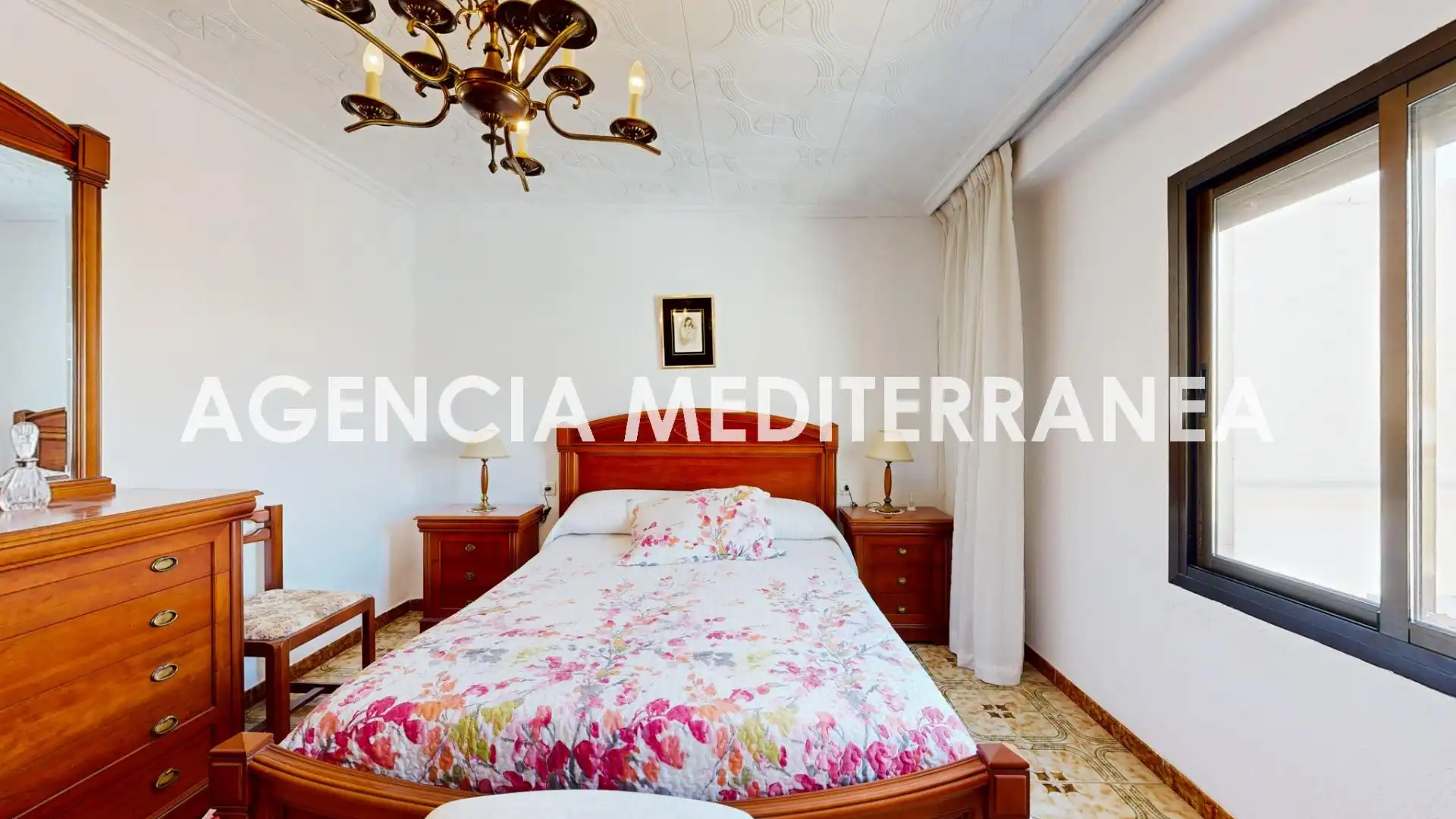 Bedroom of Flat for sale in Valencia  with Air Conditioner and Balcony