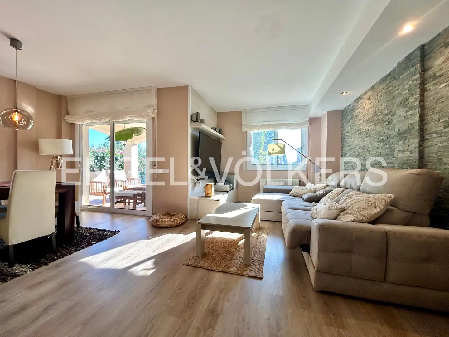 Living room of Detached homes for sale in Mont-roig del Camp  with Air Conditioner, Heating and Private garden