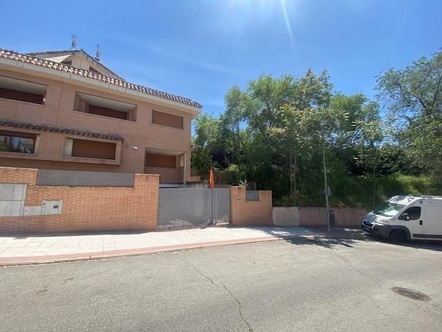 Casa adosada en venda a Montecillo