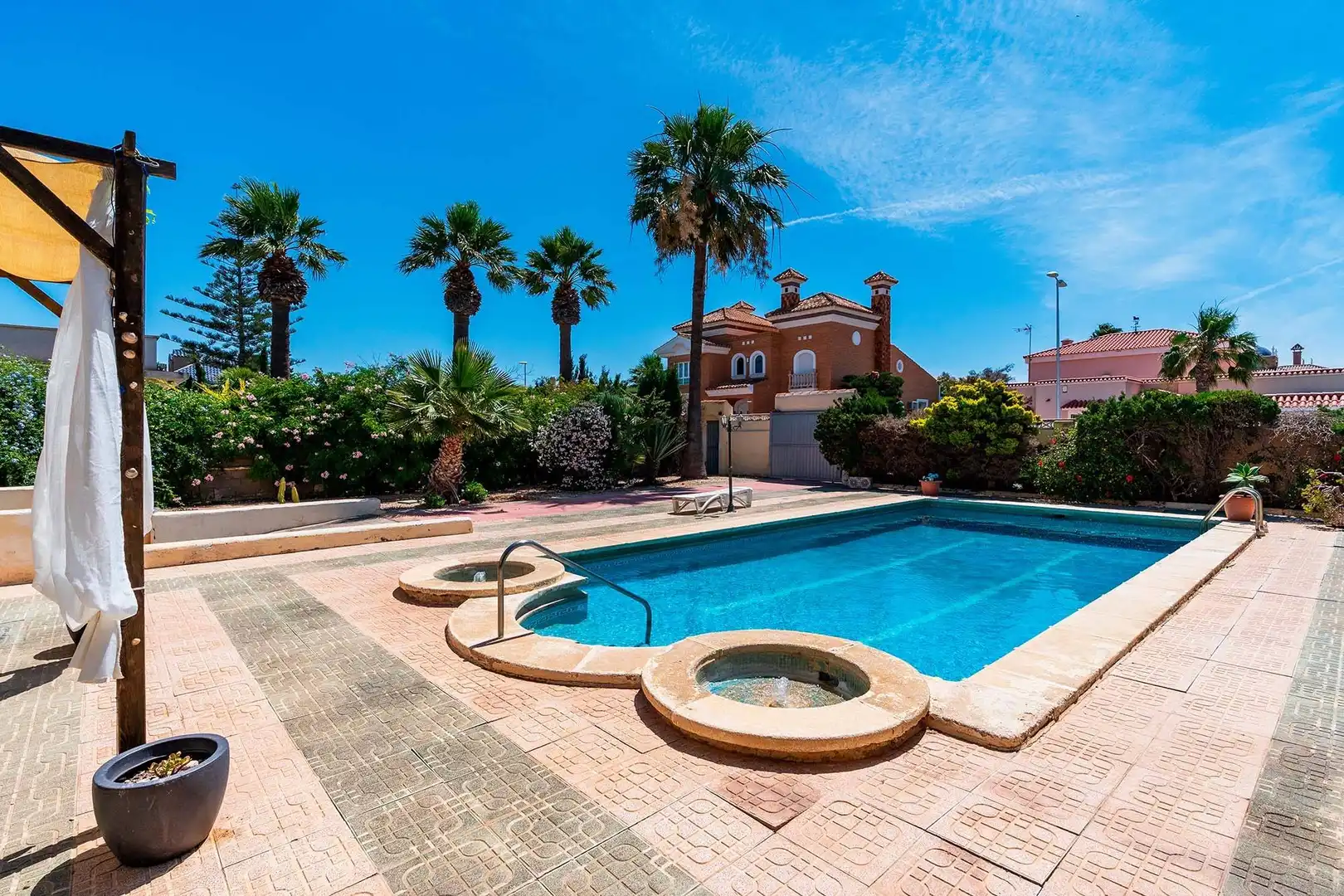 Piscina de Casa o chalet en venta en Roquetas de Mar con Jardín privado, Terraza y Trastero