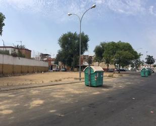 Exterior view of Single-family semi-detached for sale in  Sevilla Capital