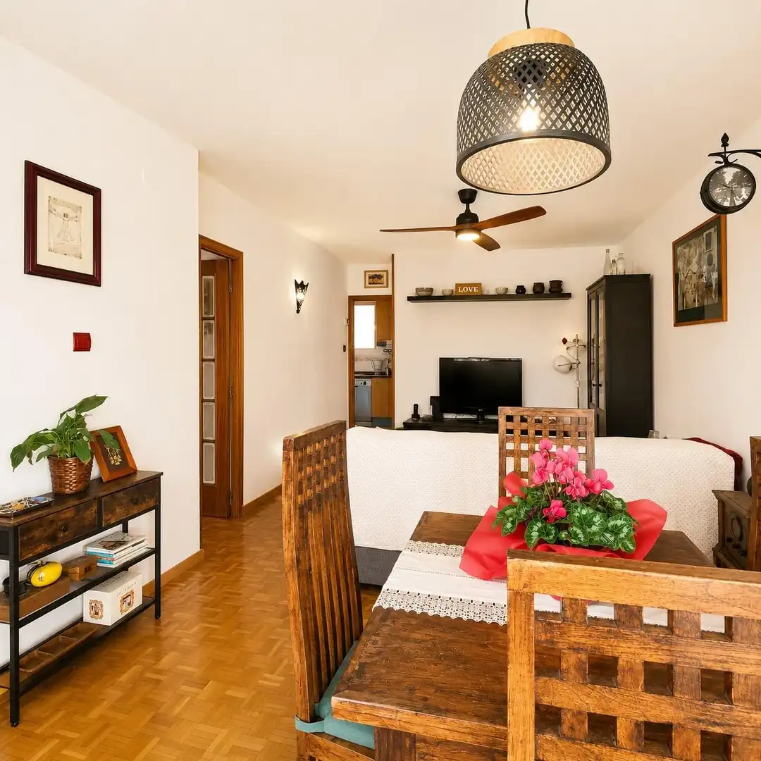 Sala de estar de Ático en venta en Cerdanyola del Vallès con Aire acondicionado, Calefacción y Parquet