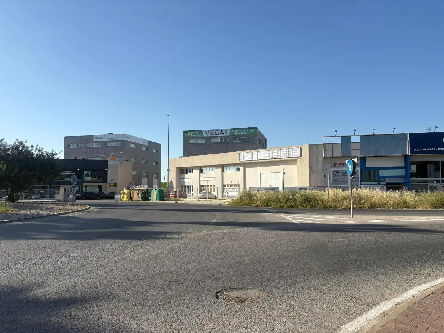 Vista exterior de Nave industrial en venta en Jerez de la Frontera