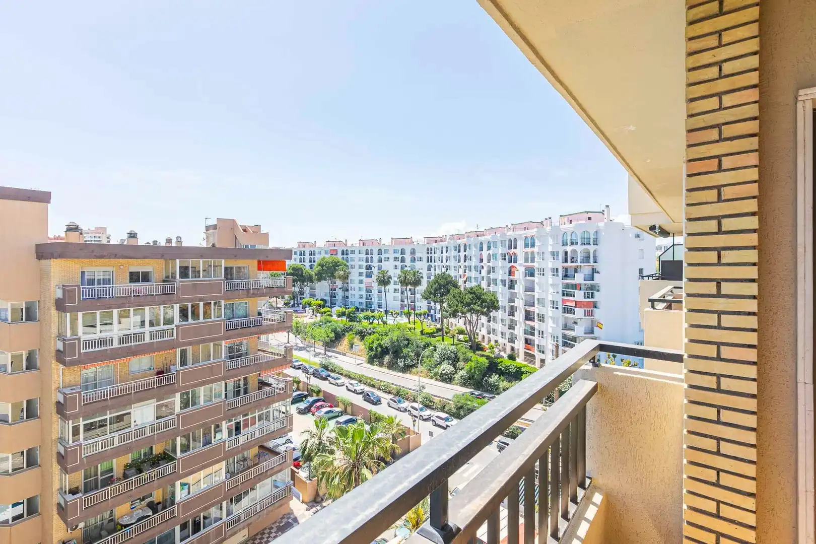Terrasse von Wohnungen zum Verkauf in Fuengirola mit Klimaanlage, Terrasse und Gemeinschaftspool