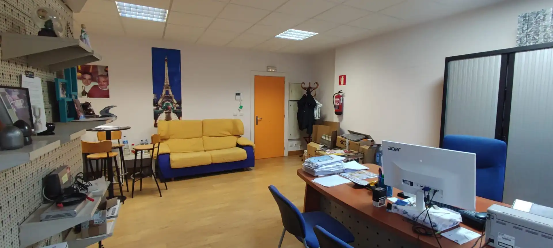 Oficina en venda en Zalla  amb Moblat i Alarma