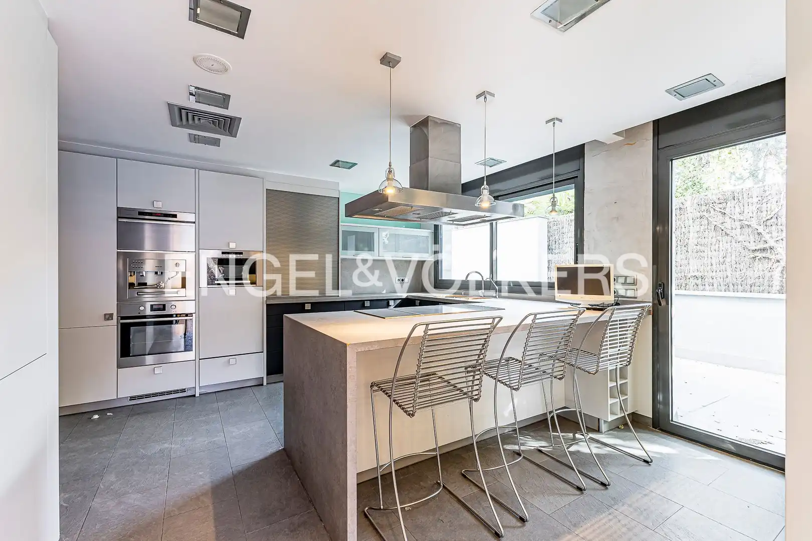 Kitchen of Houses for sale in Esplugues de Llobregat  with Air Conditioner, Heating and Private garden