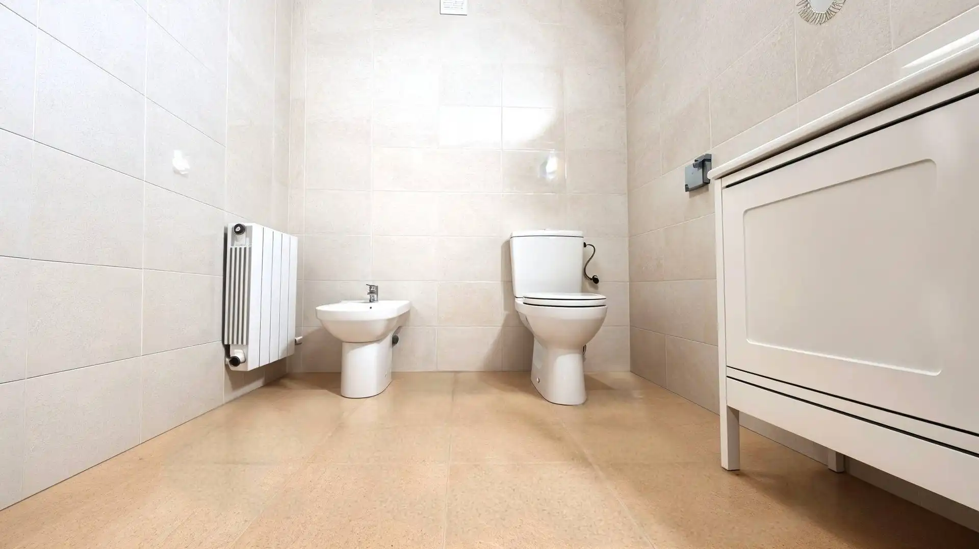 Badezimmer von Wohnung zum Verkauf in Reus mit Heizung und Balkon