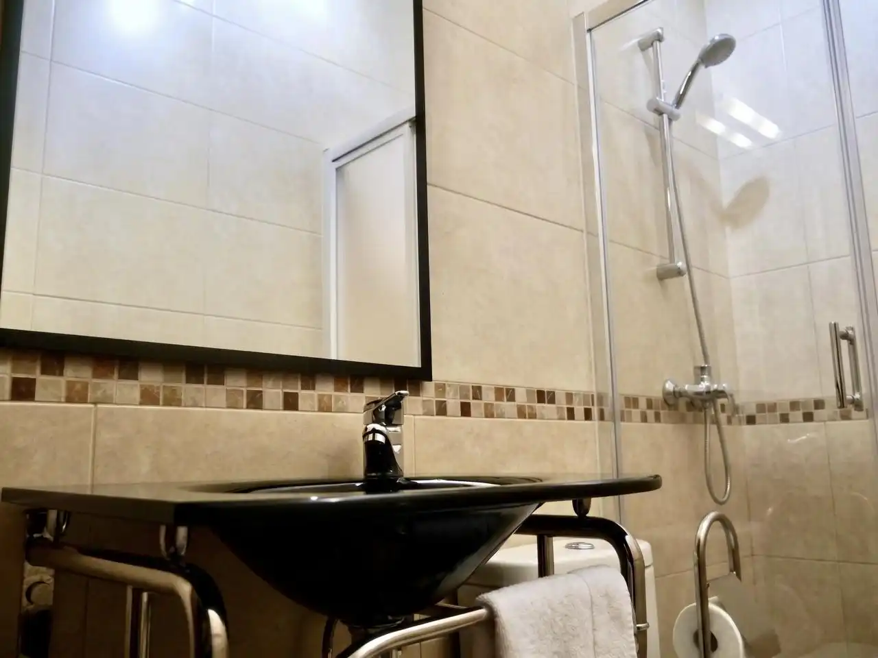 Bany de Casa o xalet en venda en Espartinas amb Aire condicionat, Jardí privat i Terrassa