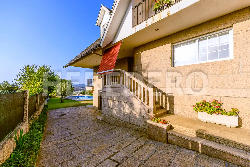 Terraza de Casa o chalet en venta en Vigo  con Calefacción, Jardín privado y Terraza