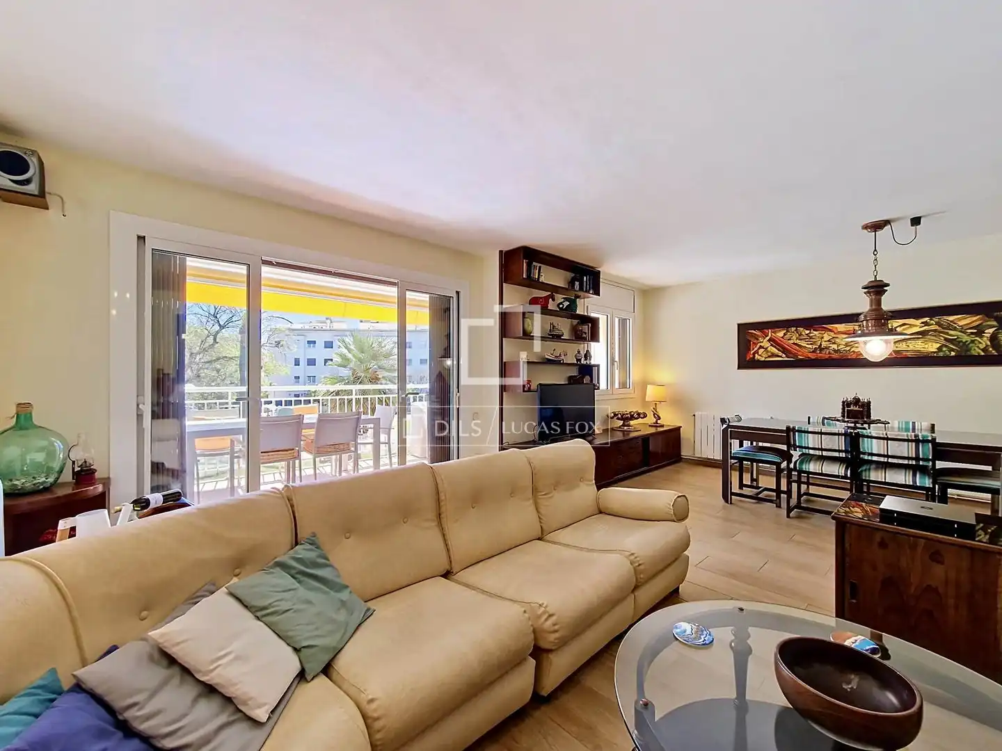 Living room of Flat for sale in Vilanova i la Geltrú  with Air Conditioner, Heating and Terrace