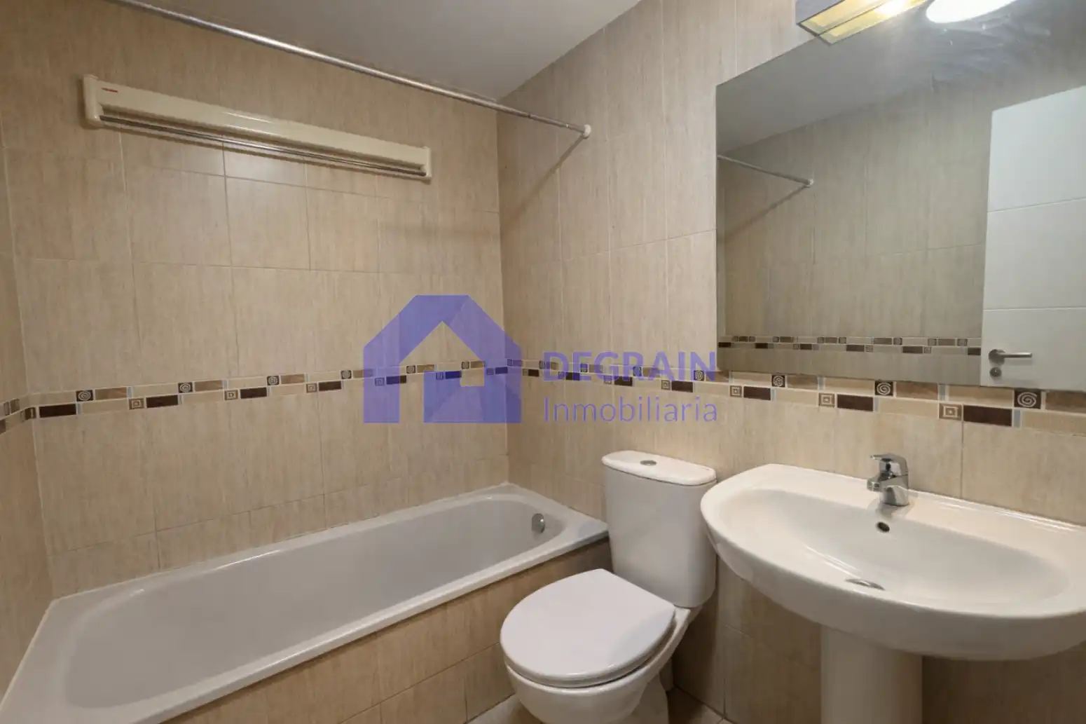 Baño de Piso en venta en Carreño con Calefacción y Trastero