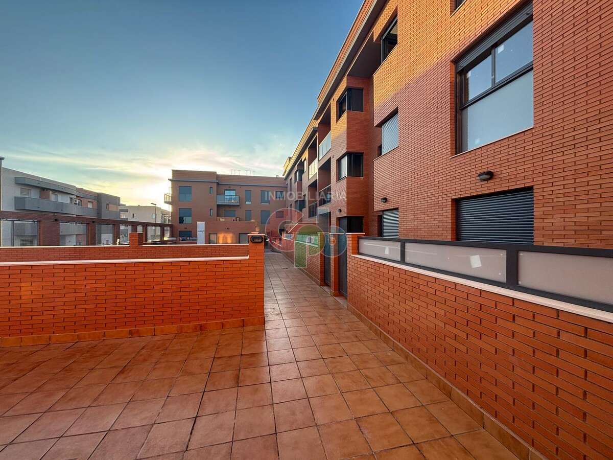 Vista exterior de Pis en venda en Vícar amb Terrassa i Piscina comunitària