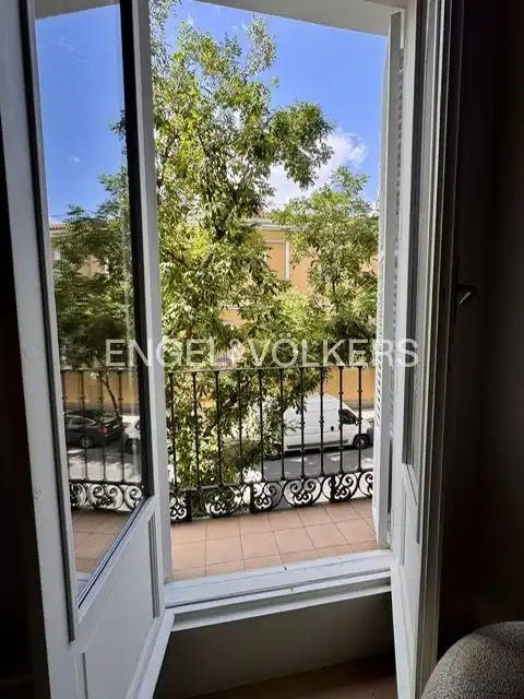Balcony of Flat for sale in Madrid  with Air Conditioner, Heating and Storage room