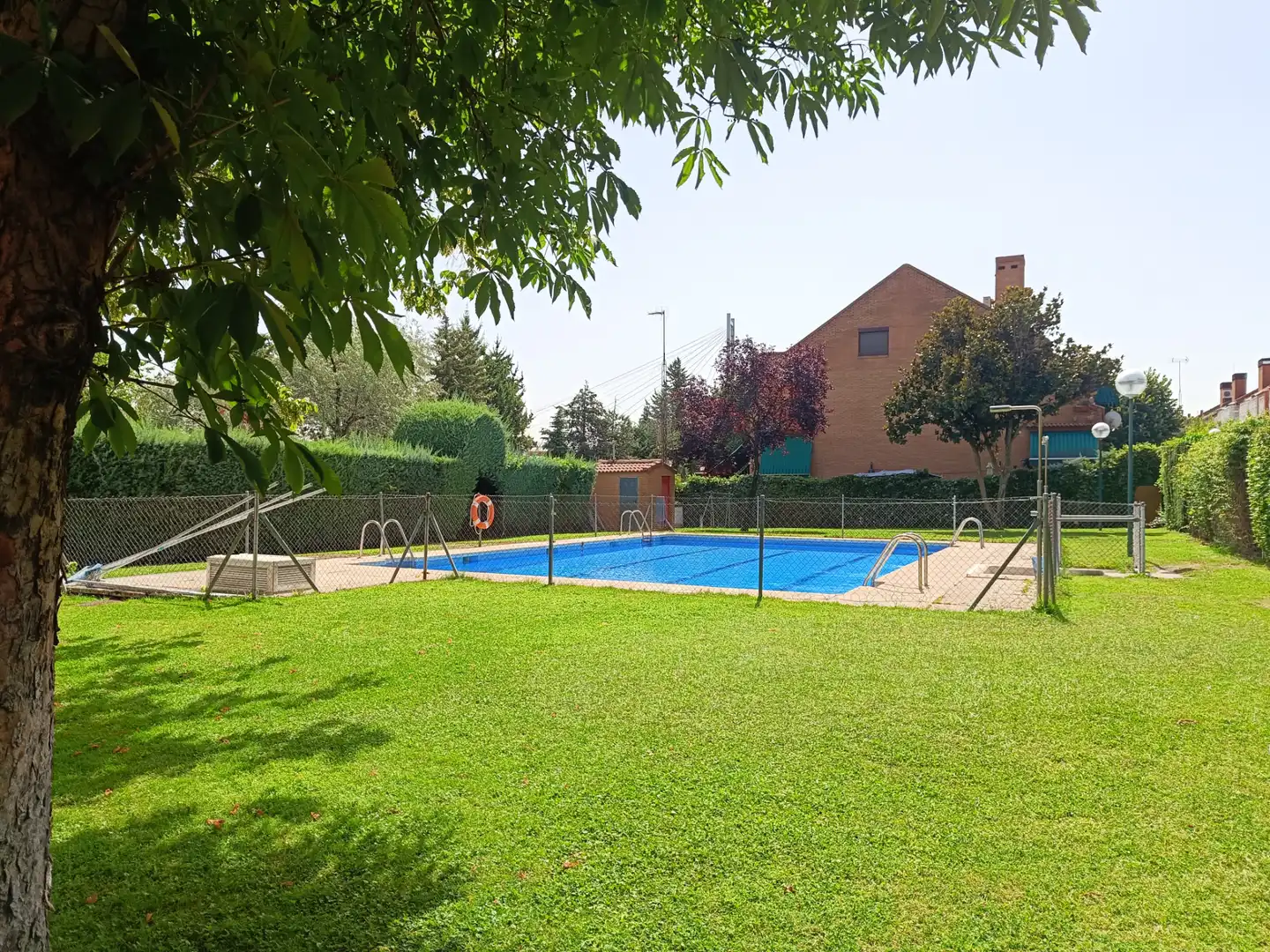 Casa adosada en venta en Valderas - Los Castillos