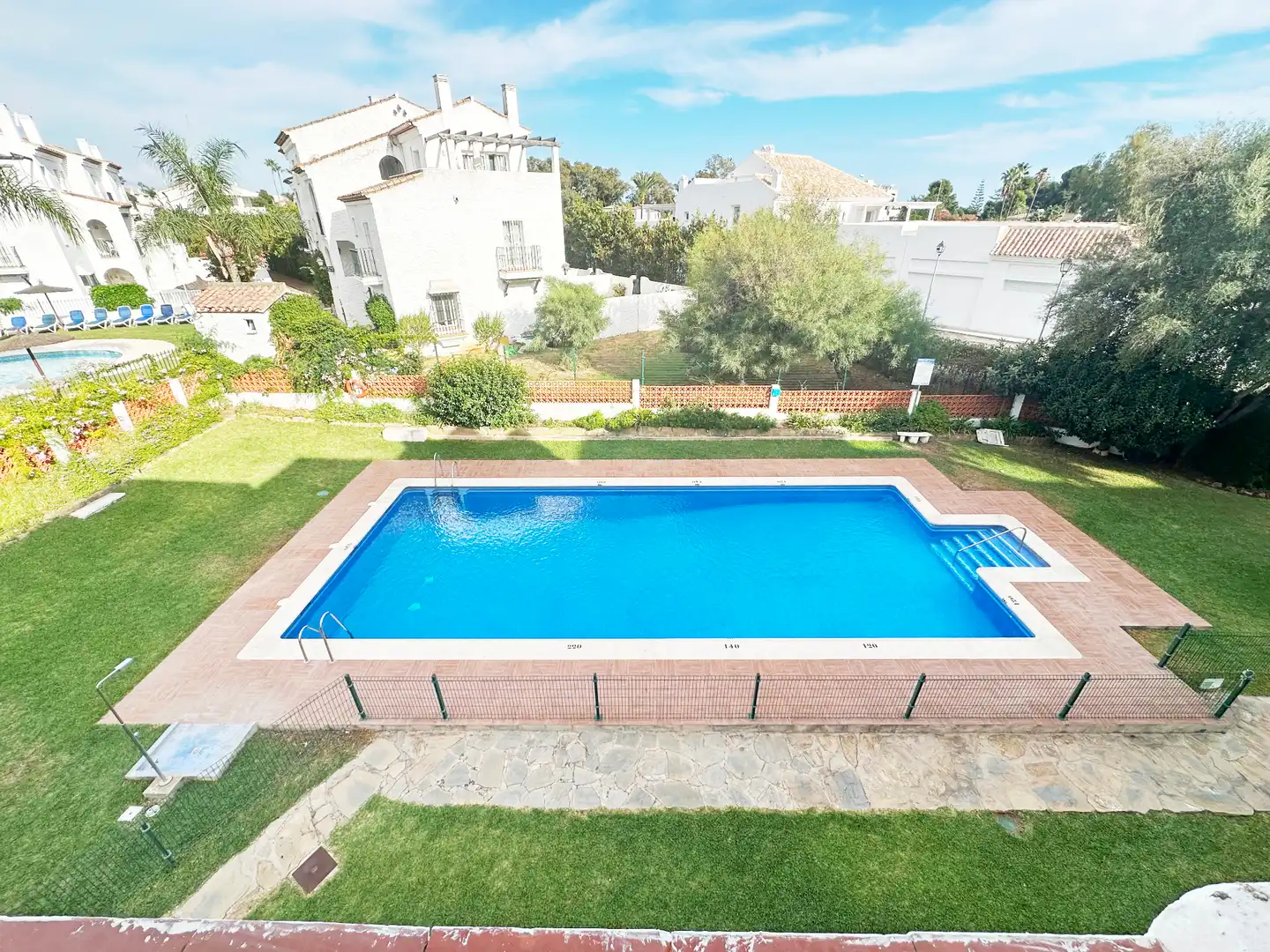 Piscina de Apartament en venda en Estepona amb Terrassa i Piscina comunitària