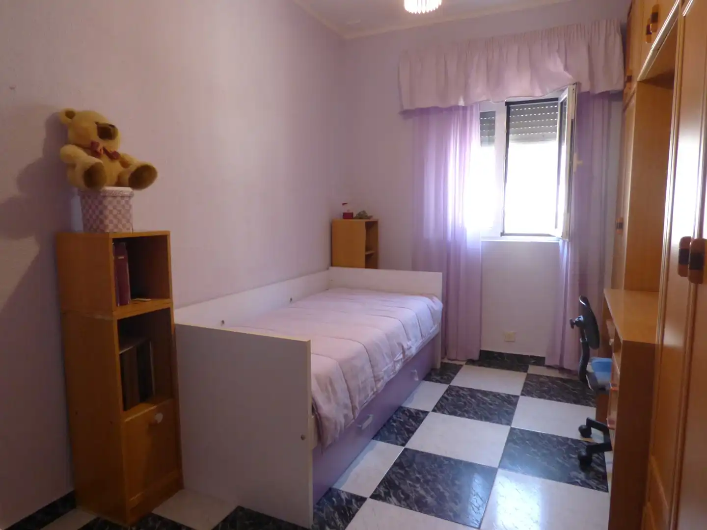 Habitación de Piso en venta en Cádiz con Alarma