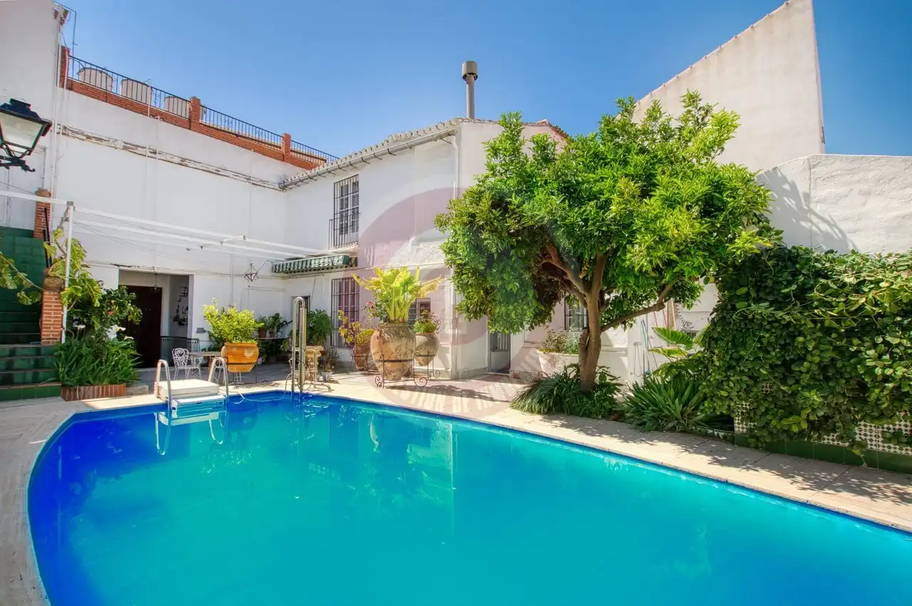 Piscina de Casa o xalet en venda en Vélez-Málaga amb Jardí privat i Piscina