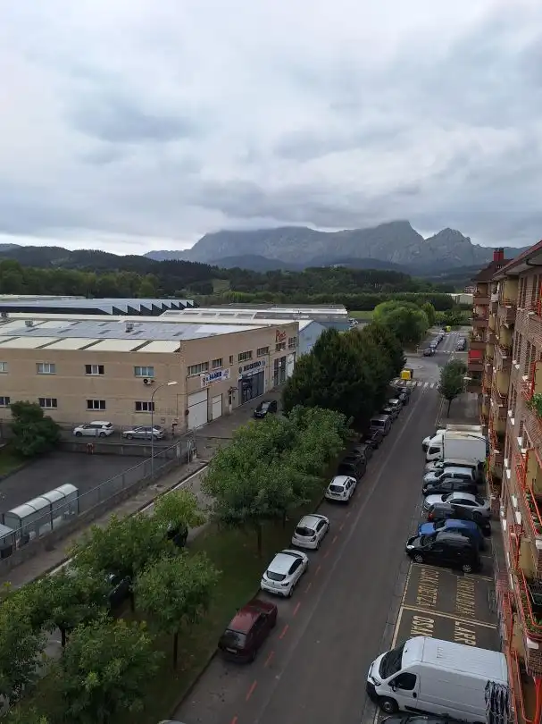 Vista exterior de Piso en venta en Abadiño  con Calefacción, Trastero y Balcón