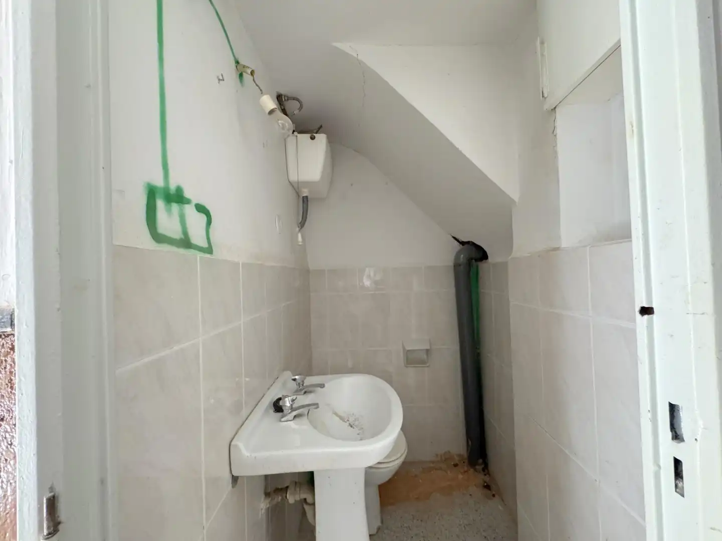 Bathroom of Detached homes for sale in Candeleda