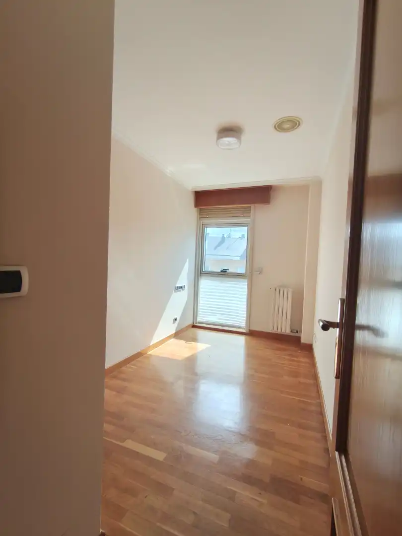Schlafzimmer von Wohnung zur Miete in A Coruña Capital  mit Heizung, Parkett und Ofen