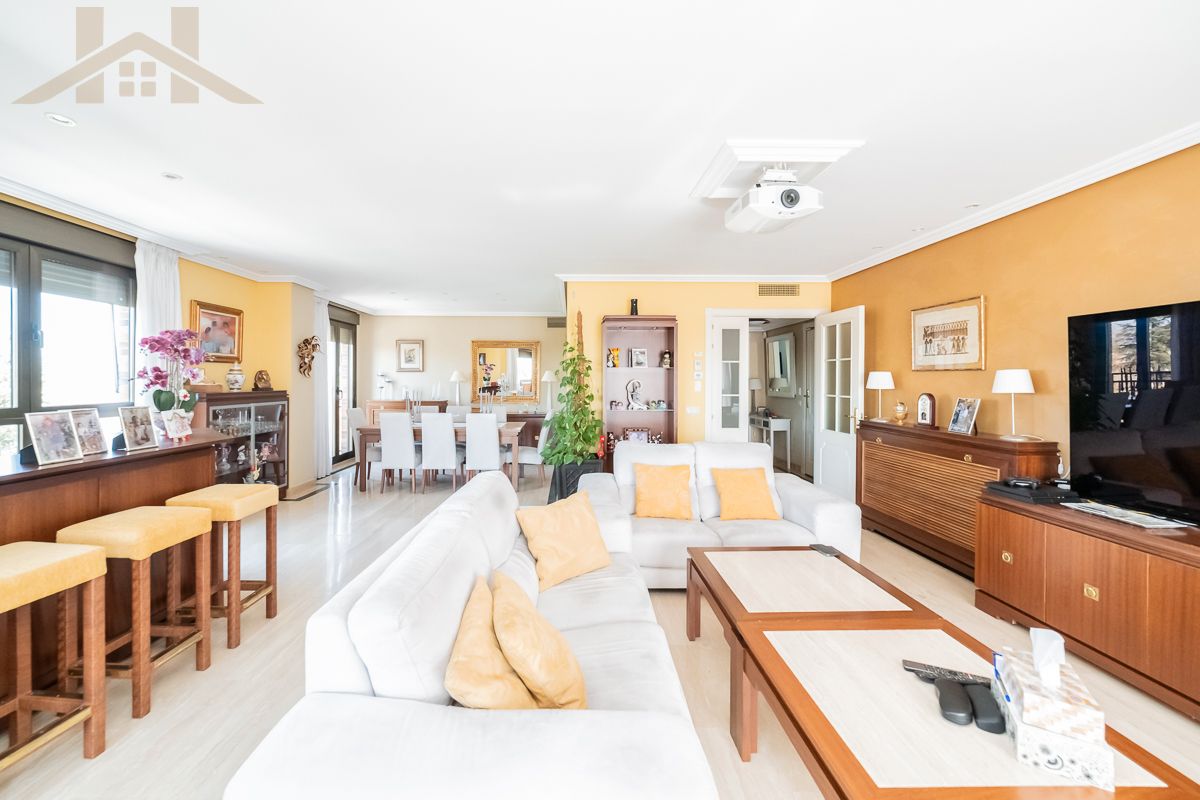 Living room of Duplex for sale in Majadahonda  with Air Conditioner, Heating and Terrace