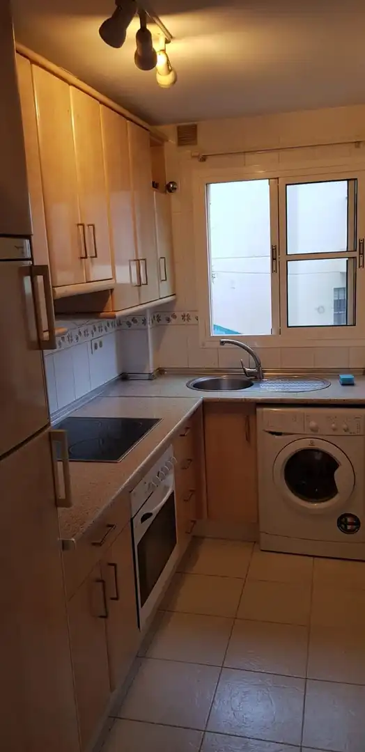Cocina de Apartamento de alquiler en Fuengirola con Calefacción, Terraza y Amueblado