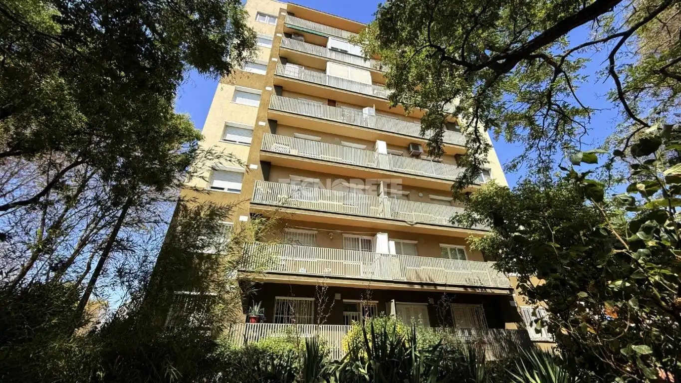 Vista exterior de Piso en venta en Guadalajara con Calefacción y Balcón