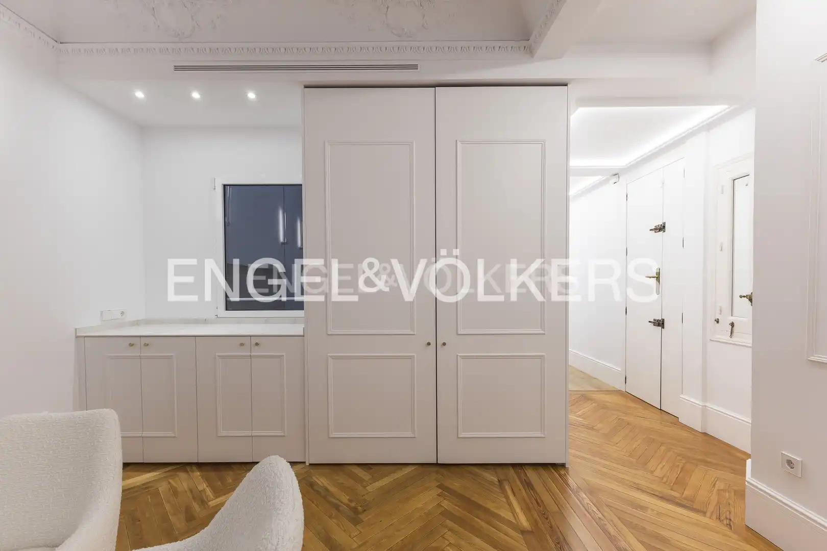 Flat for sale in Madrid  with Air Conditioner, Heating and Furnished