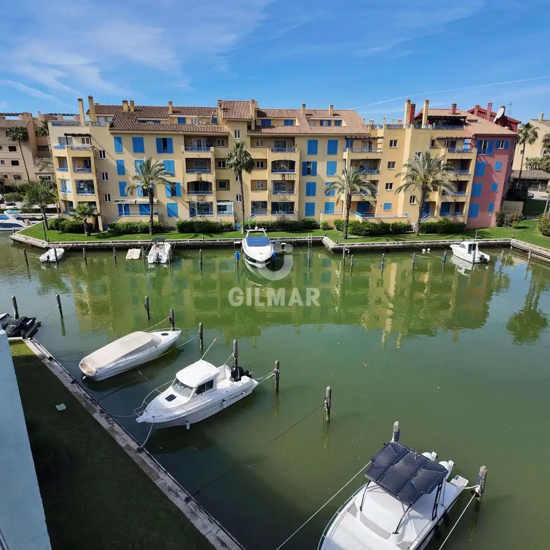 Parking de Dúplex en venta en Sotogrande con Calefacción, Trastero y Piscina