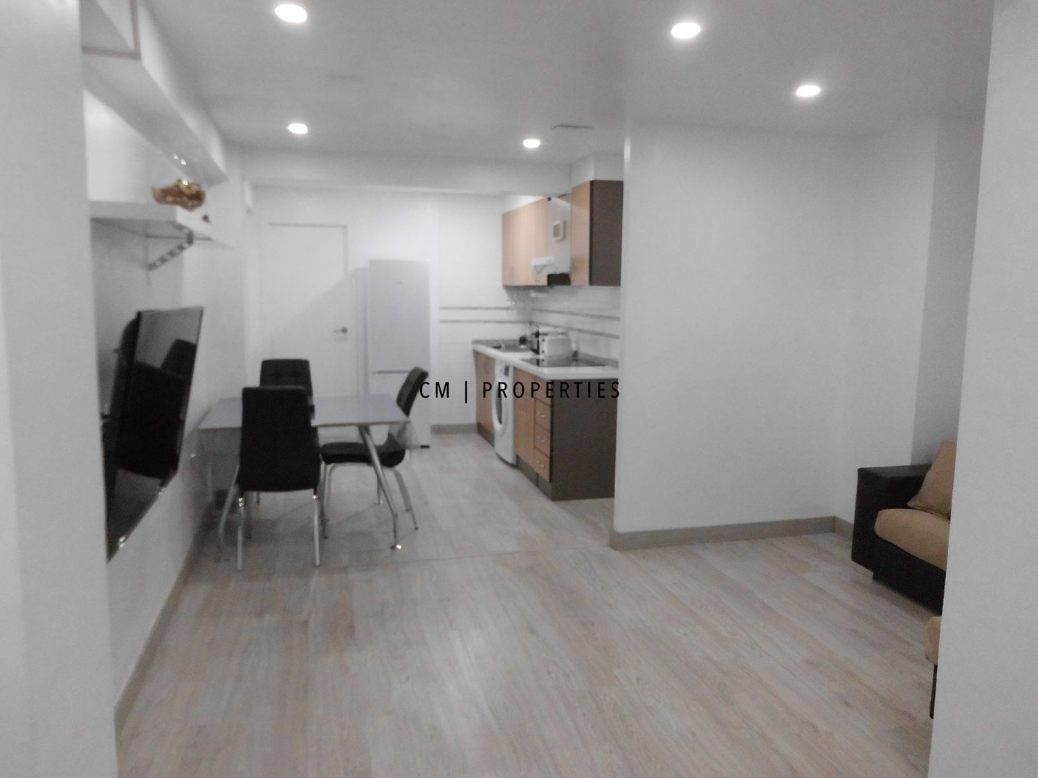 Cocina de Piso de alquiler en  Valencia Capital con Aire acondicionado, Calefacción y Amueblado