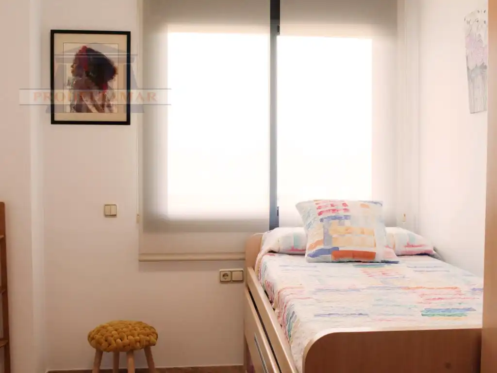 Dormitori de Apartament en venda en L'Ampolla amb Balcó