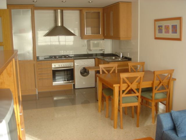 Cocina de Piso de alquiler en Terrassa con Aire acondicionado, Calefacción y Amueblado