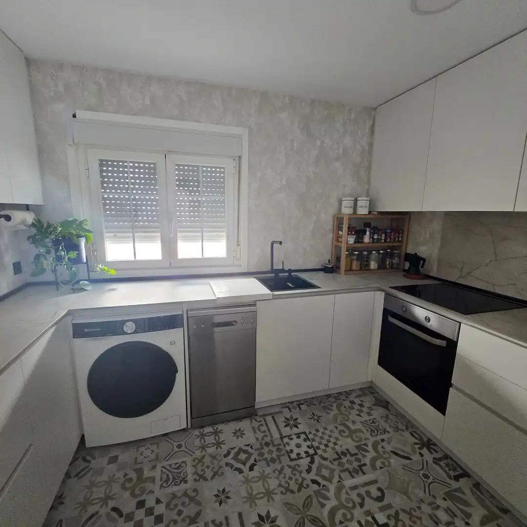 Küche von Wohnung zur Miete in Córdoba mit Klimaanlage, Terrasse und Möbliert