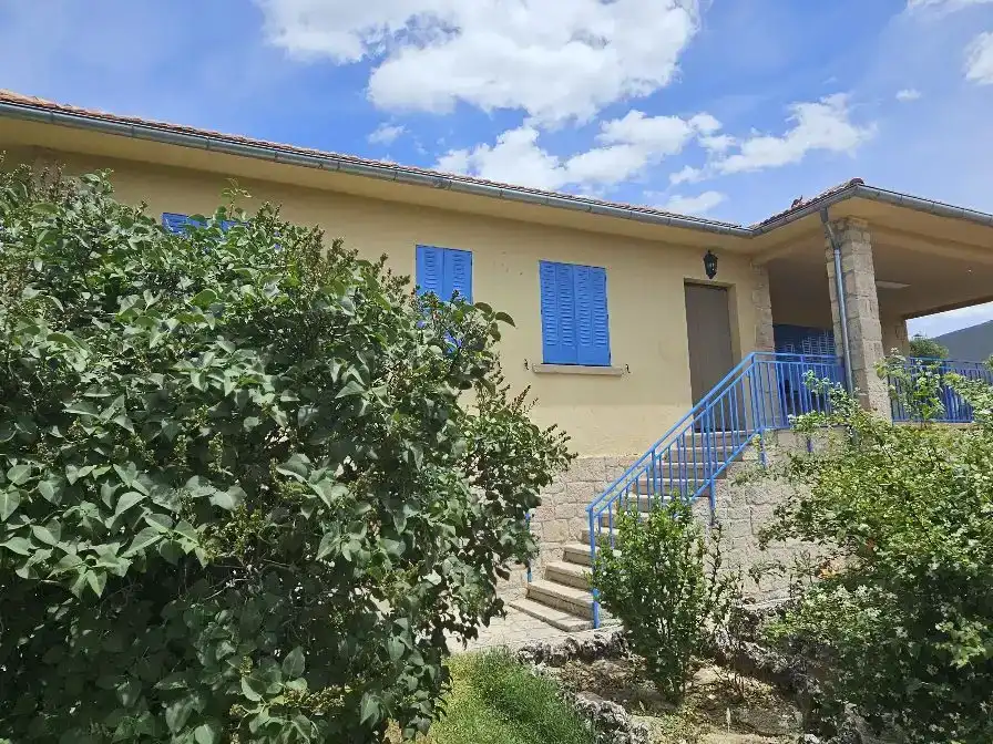 Vista exterior de Pis en venda en Santo Tomé del Puerto amb Jardí privat i Traster