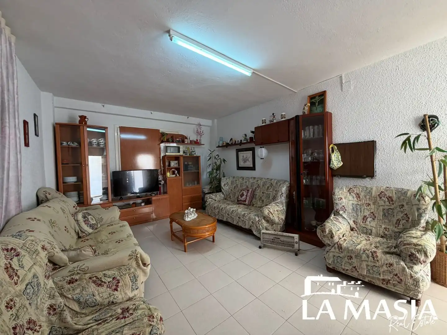 Living room of Houses for sale in La Bisbal del Penedès  with Private garden, Terrace and Storage room