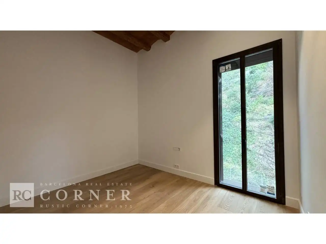 Bedroom of Flat for sale in Barcelona  with Air Conditioner, Parquet flooring and Terrace