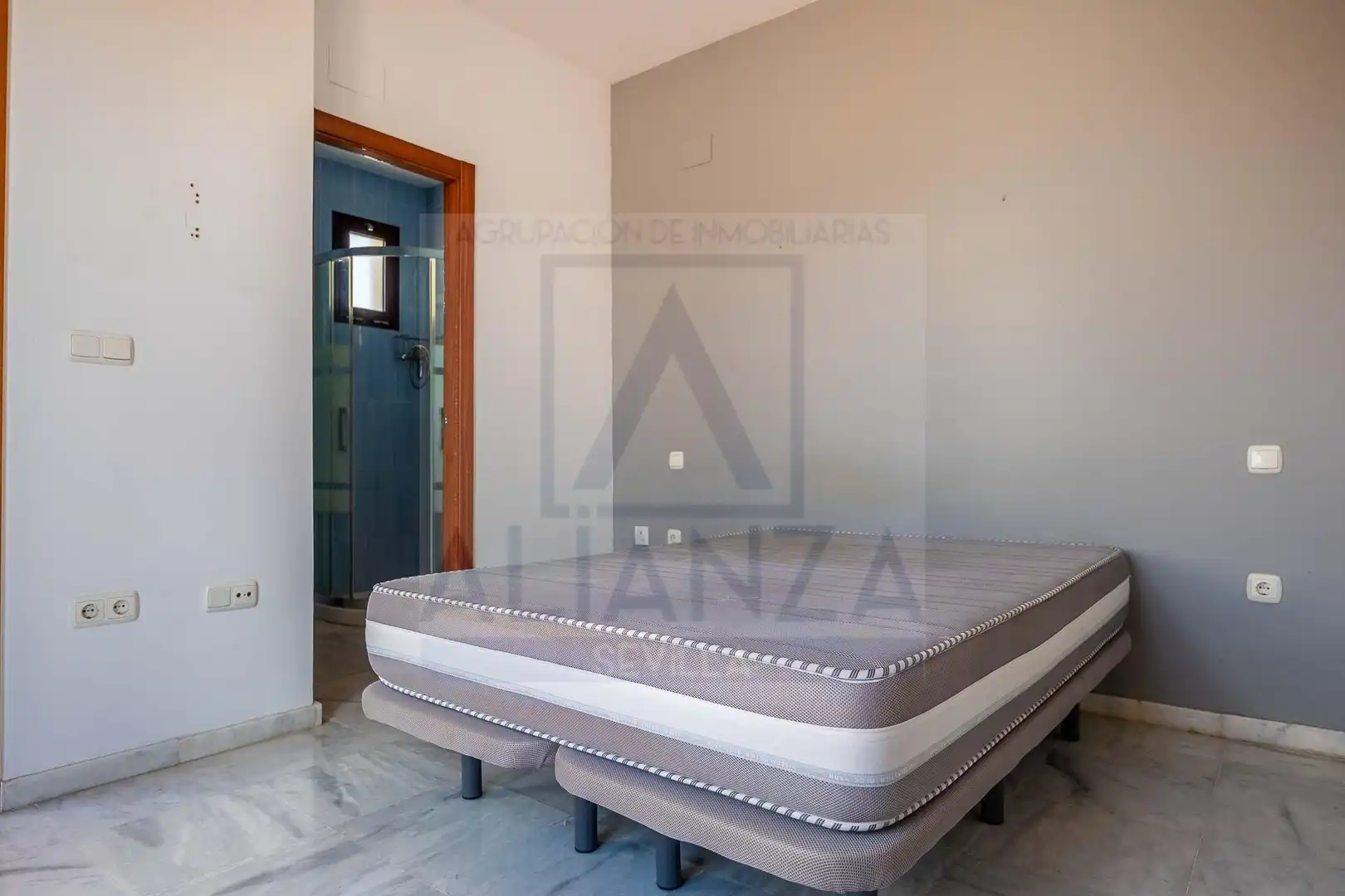 Schlafzimmer von Maisonette zum Verkauf in Gines mit Klimaanlage, Terrasse und Abstellraum