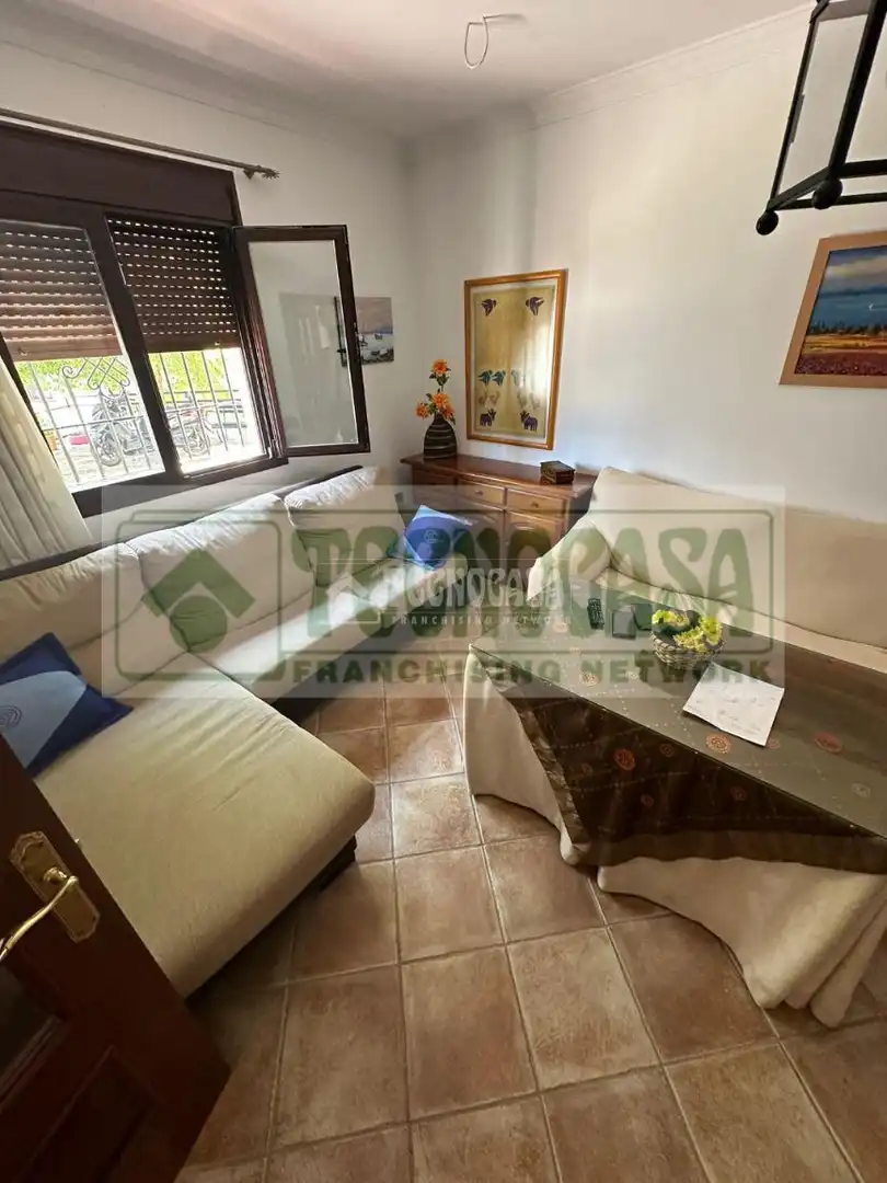 Außenansicht von Haus oder Chalet zum Verkauf in Atajate mit Privatgarten und Terrasse