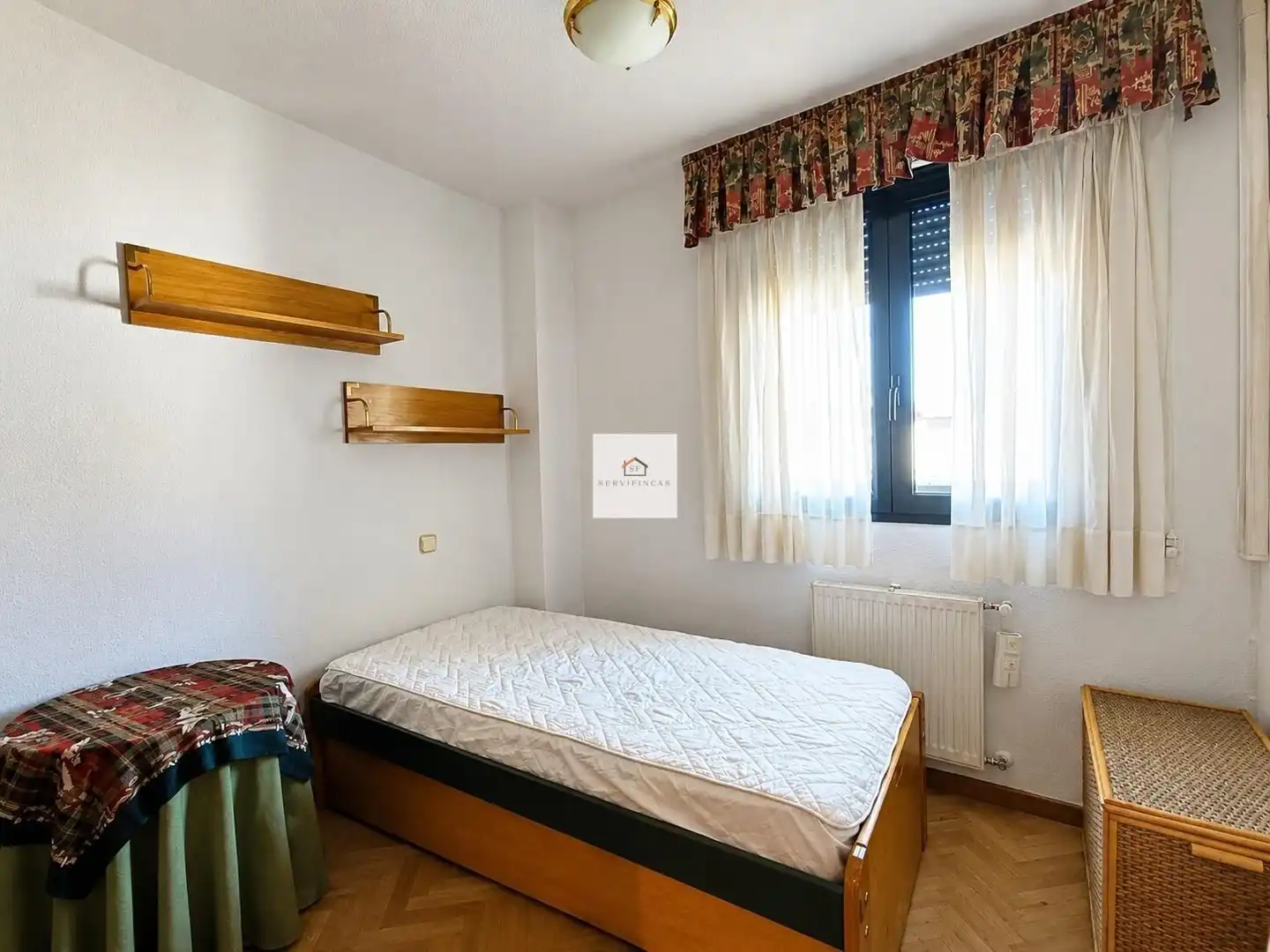 Bedroom of Flat for rent in Madrid  with Air Conditioner, Heating and Private garden
