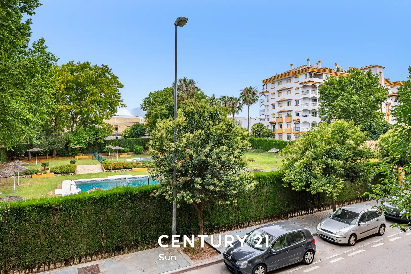 Vista exterior de Pis en venda en Marbella amb Aire condicionat, Calefacció i Terrassa